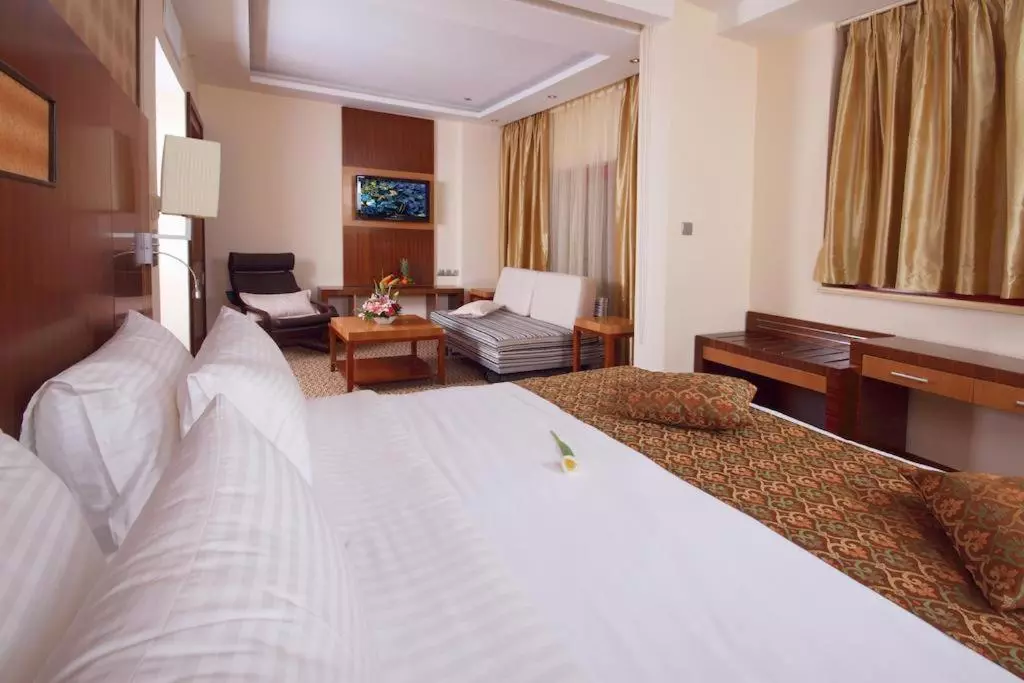 Sun And Sands Downtown