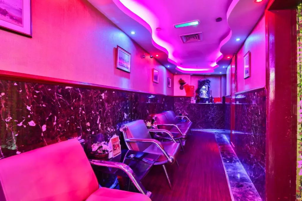 Sun And Sands Downtown